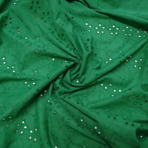 Tecido Cambraia Bordada Laise, Cor Verde Bandeira , Pantone: 18-6030 TCX Jolly Green 