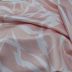 Tecido Italiano Crepe Acetinado Toque de Seda Estampado Bicolor Folhagens Cor Rosê 