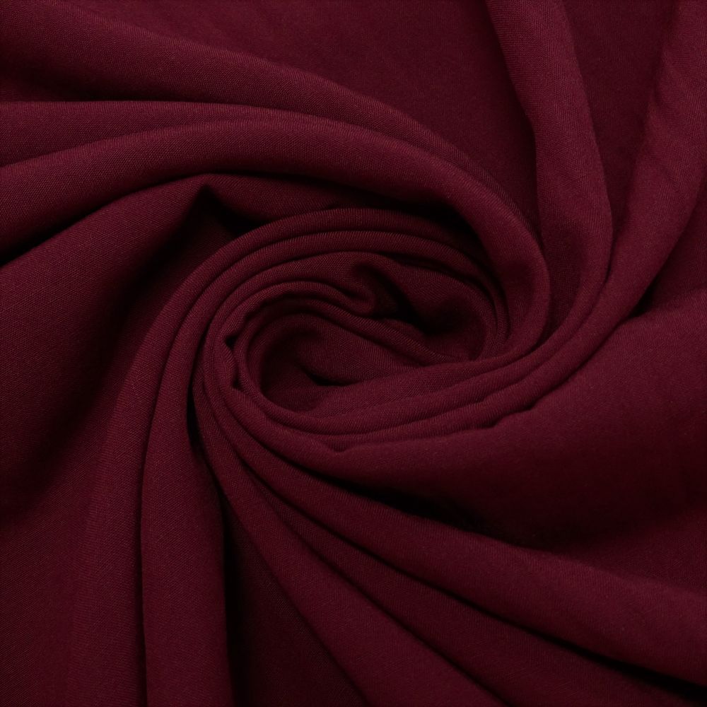 Tecido Viscose Tradicional, Cor Vermelho Marsala, Pantone: 19-1656TCX Rio  Red na Monalisa Tecidos Finos